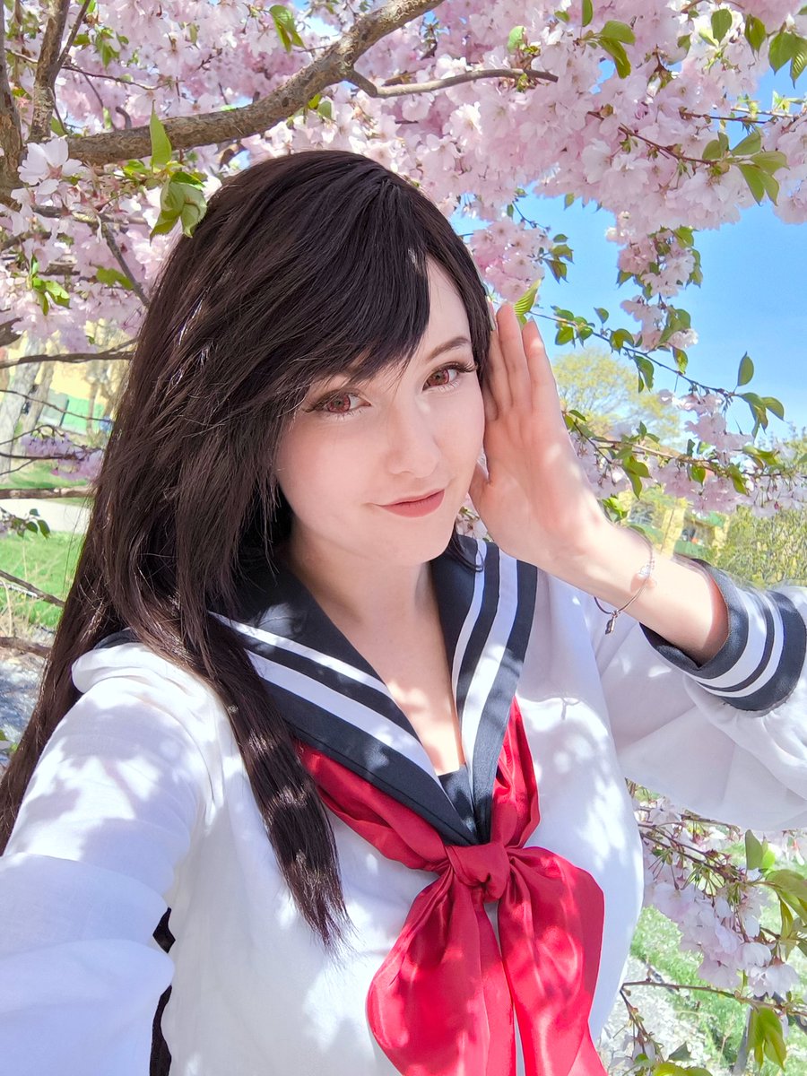 Tifa Lockhart in her Seifuku under the Cherry Blossom tree... Thank you FF7EC for giving us this incredible gift🥰

What version should I cosplay next?