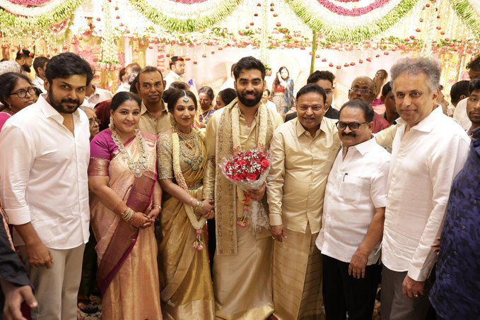 Saravanaspb's tweet photo. .@IshariKGanesh daughter #Preethaa weds #LushvinKumar wedding ceremony stills ๐
#VelsWedding #IshariGanesh https://t.co/NhHtk6THTv