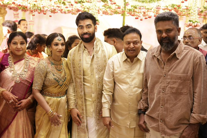 Saravanaspb's tweet photo. .@IshariKGanesh daughter #Preethaa weds #LushvinKumar wedding ceremony stills ๐
#VelsWedding #IshariGanesh https://t.co/NhHtk6THTv