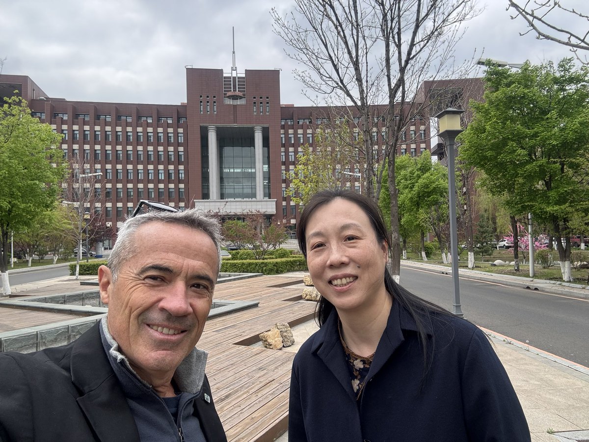Gustavomaddonni's tweet image. Presentación de los resultados de la RED UBA en el Institute of Agricultural Resources and Environment, Changchun China. Gran entusiasmo por escuchar sobre el manejo del 🌽 en ambientes marginales. Gracias Dra Ning Cao por vincularme con el Instituto
