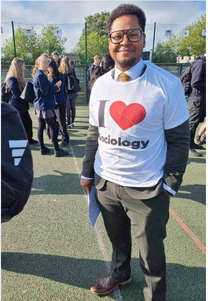 StraUponAvonSch's tweet image. What better way to go into your Sociology GCSE exam than with a bit of inspiration from Mr Hill? #SuASCommunity #SuASEngage