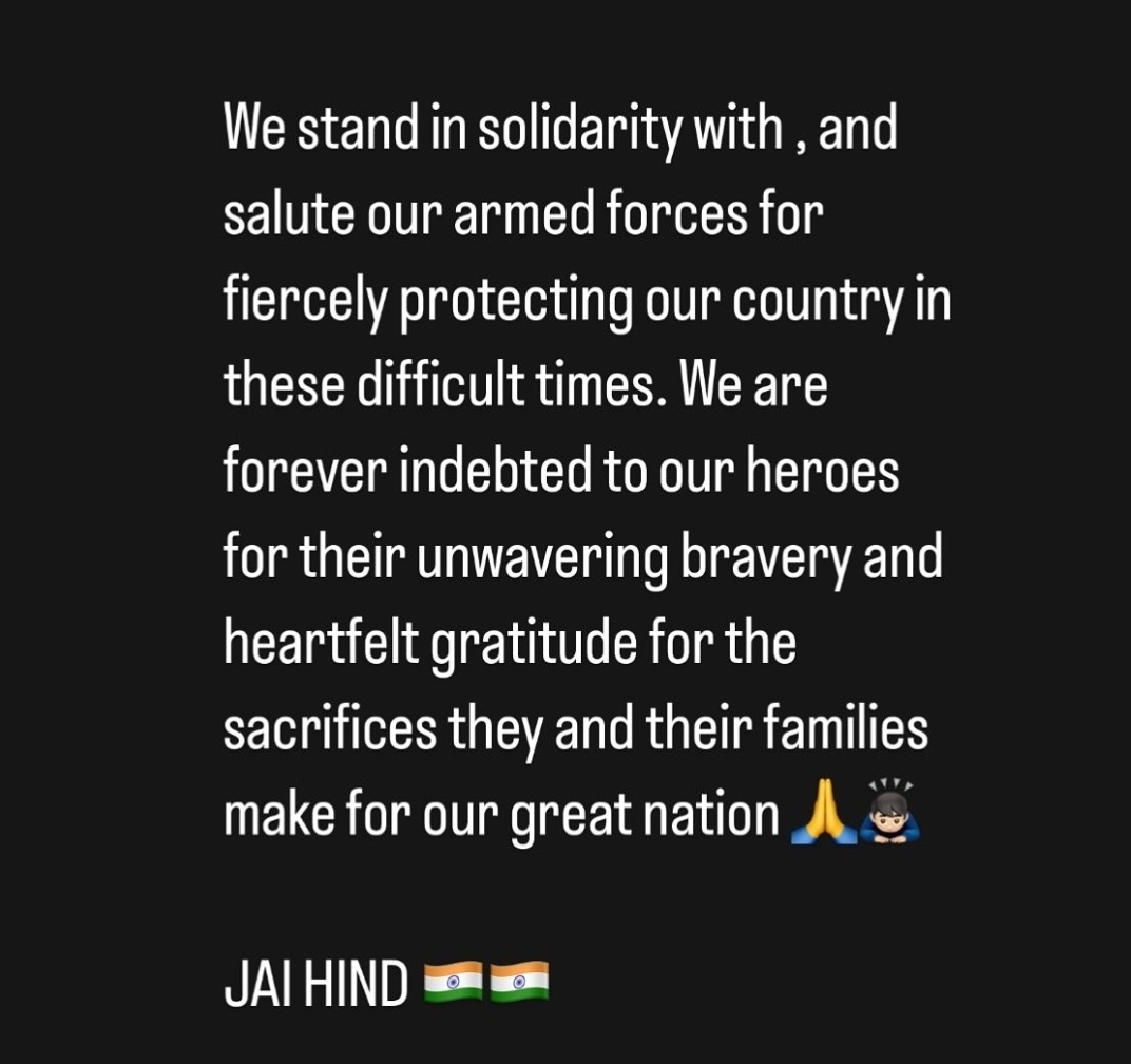 बड़ी खबर!

भारत पाकिस्तान युद्ध पर बोले विराट कोहली!

"इस मुश्किल घड़ी में हम अपनी इंडियन आर्मी के साथ खड़े हैं।

इंडियन आर्मी की वजह से ही हम सब सुरक्षित हैं।

हमें अपने देश की सेना गर्व है, मैं अपनी इंडियन आर्मी का धन्यवाद करता हूं कि उन्होंने पूरे देश को सुरक्षित रखा हुआ।

देश