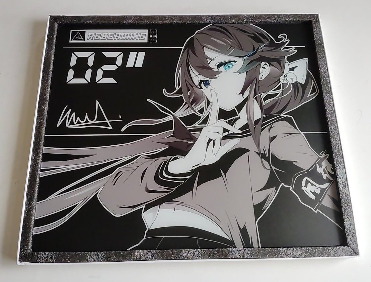 欲しかった特別版ガラスマウスパッド届いたー！！
イラストまじ神!!🤫
Aimもっと鍛えるぞ！