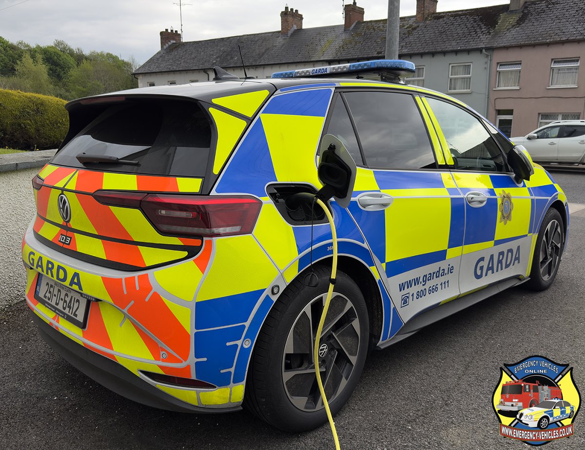 evo_uk's tweet photo. A recent addition to the Garda fleet in Ireland is this electric 2025 electric Volkswagen ID3 (251-D-6412), seen in Clones in County Monaghan on 24th April 2025. https://t.co/oqV1O2QgMI