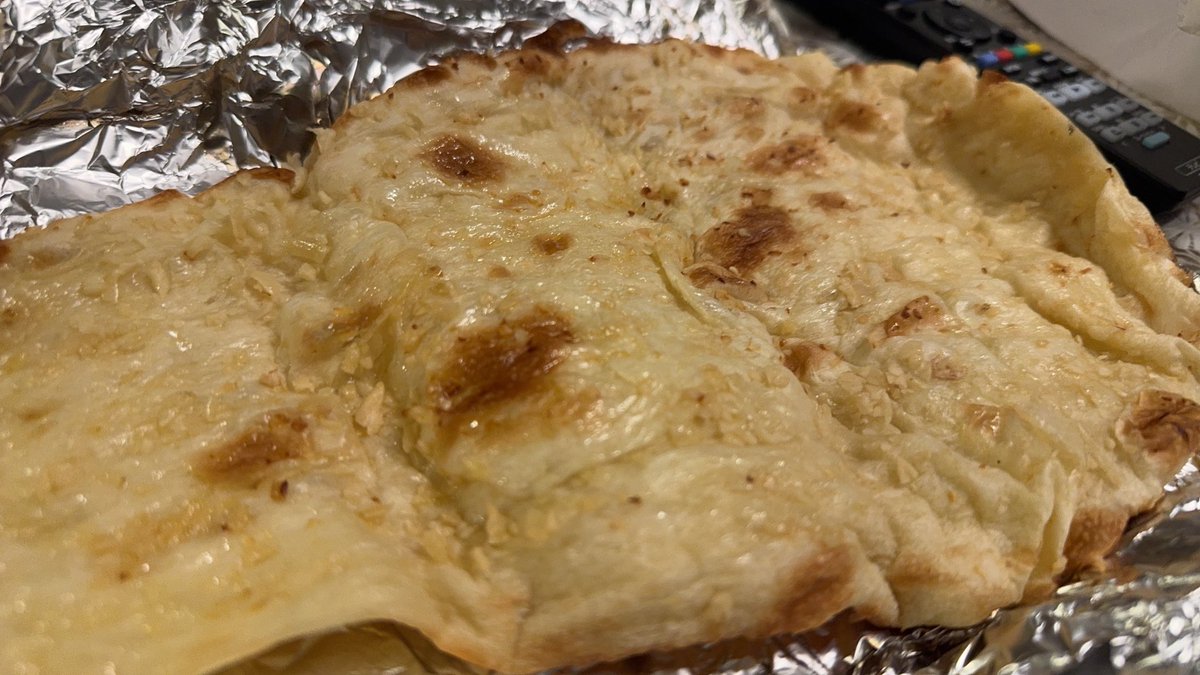 どこにでもあるインドカレーをデリバリー

インドカレーはいつもマトンカレー一択

なぜガーリックンナンはこんなに美味いのだろうか