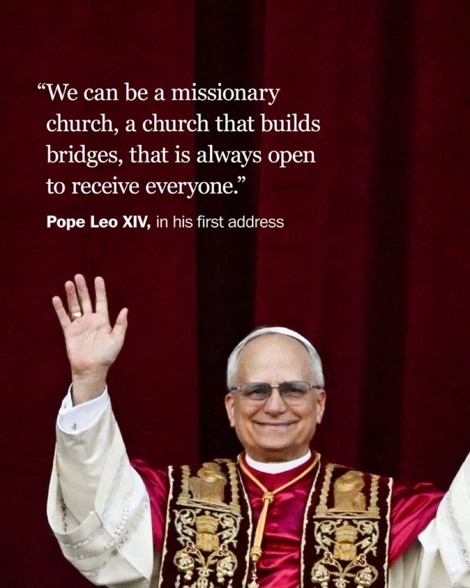 Peace be with you all. Mooi dat de nieuwe @pontifex #leoXIV gaat voor de dialoog. Synodaliteit - samen op weg zijn - is een mooi begrip binnen de kerk. Iedereen doet mee, ongeacht positie.