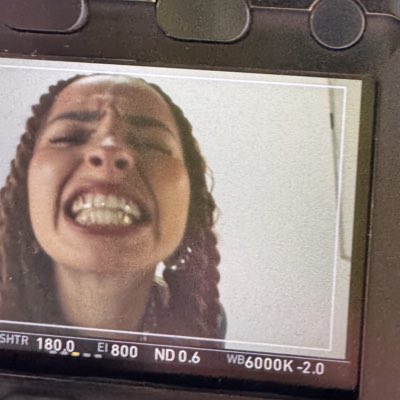 #NewProfilePic #NewSingleOutNow #GoGetIt 👉 linktr.ee/ellaeyre