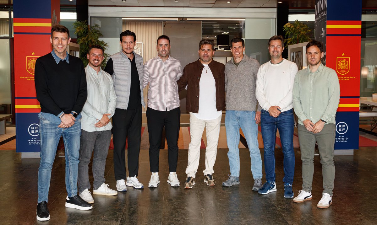 👀 WORK IN PROGRESS 👀

💭 Reunión de la comisión de expertos en Metodología en el Fútbol .

Trabajando para seguir creciendo juntos. 
 
🔗 bit.ly/4iTOdP6

#FormaciónRFEF