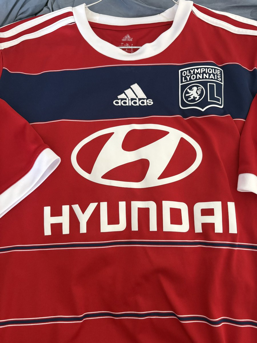 RyanGones95's tweet photo. Vinted la plateforme où tu peux faire de très belles affaires 👀🔴🔵 #AL10 https://t.co/NP4AuN9u8S