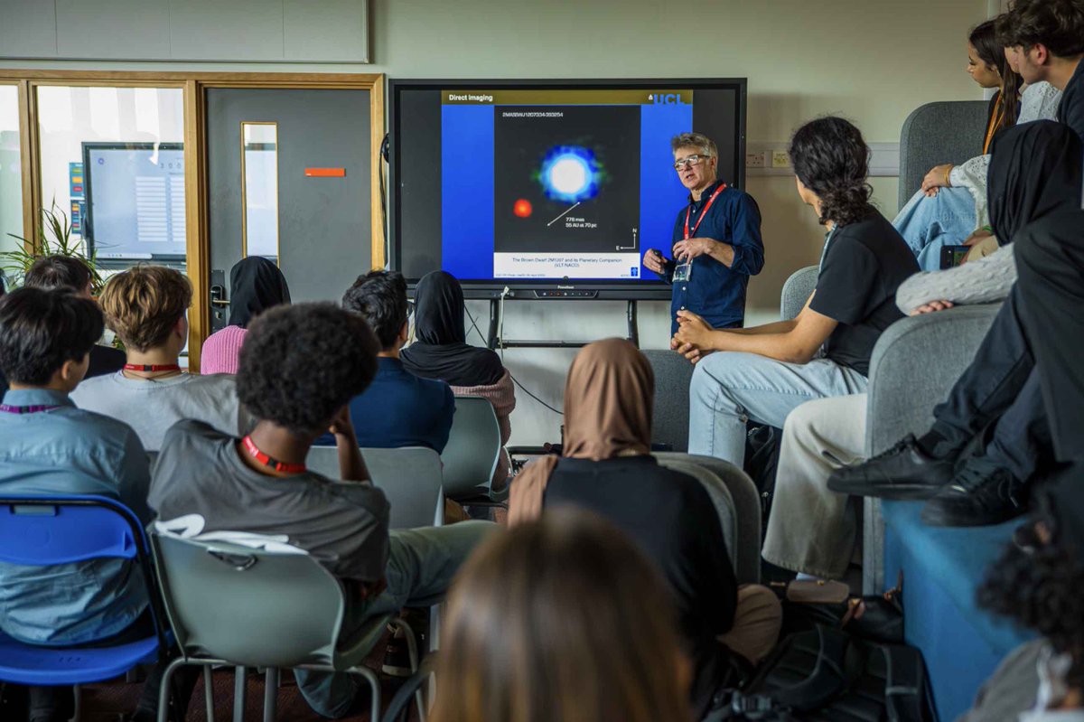 Yesterday was a real treat for our L3 Science students, and all seats were taken for the latest in the @UCL Lecture Series. Our sincere thanks to Dr Steve Fossey <a href="/sjfossey/">Steve Fossey</a> for his captivating lecture, ‘The Search for Extrasolar Planets’.