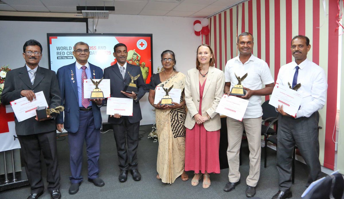 ChappazSeverine's tweet photo. On World Red Cross Red Crescent day, ICRC joined SLRCS &amp; IFRC to appreciate outstanding volunteers from across Sri Lanka. Their selfless efforts and commitment help us preserve humanity. @SLRedCross @IFRCAsiaPacific @ICRC #RCRCday https://t.co/KNuet9q45W