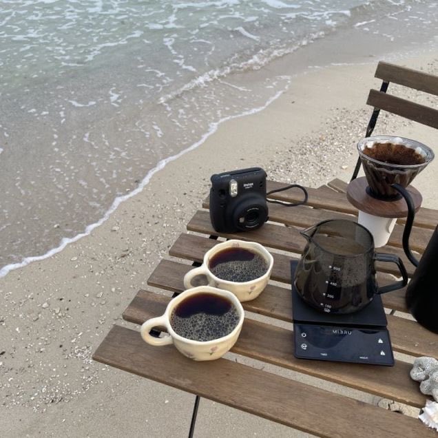 cofeyy0's tweet image. Calm sea and coffee