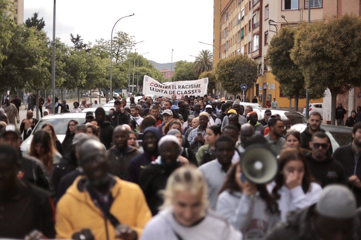 📢 𝙋𝙖, 𝙏𝙧𝙚𝙗𝙖𝙡𝙡 𝙞 𝙎𝙤𝙨𝙩𝙧𝙚!

🔴 Ahir la classe treballadora dels diversos barris de #Mataró, amb el suport de més d'una vintena de col·lectius i entitats vam tornar a prendre els carrers de la ciutat.
