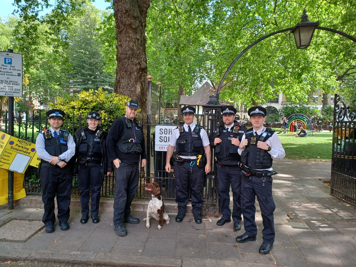 We had a PAWsome day yesterday! With the help of our colleagues from the dog unit along with our West End Officers we did a search around the area and were able to remove drugs off the street, deter crime and more importantly engaged with the community.
#metpolicedog #dogop