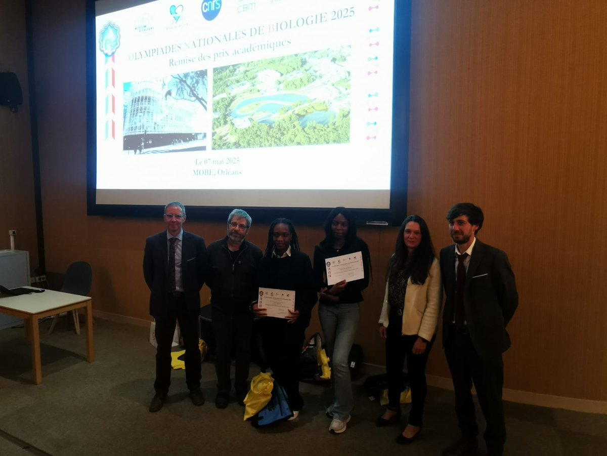 Académie d'Orléans-Tours (@ac_orleanstours) on Twitter photo La remise des prix des Olympiades de biologie s'est tenue ce mercredi au <a href="/MuseumOrleans/">Muséum d'Orléans</a> (45).
Félicitations à l’ensemble des lauréats et aux 2 élèves du lycée Paul-Louis Courier de Tours (37) qui ont remporté le 1er prix académique👏 La remise des prix des Olympiades de biologie s'est tenue ce mercredi au <a href="/MuseumOrleans/">Muséum d'Orléans</a> (45).
Félicitations à l’ensemble des lauréats et aux 2 élèves du lycée Paul-Louis Courier de Tours (37) qui ont remporté le 1er prix académique👏