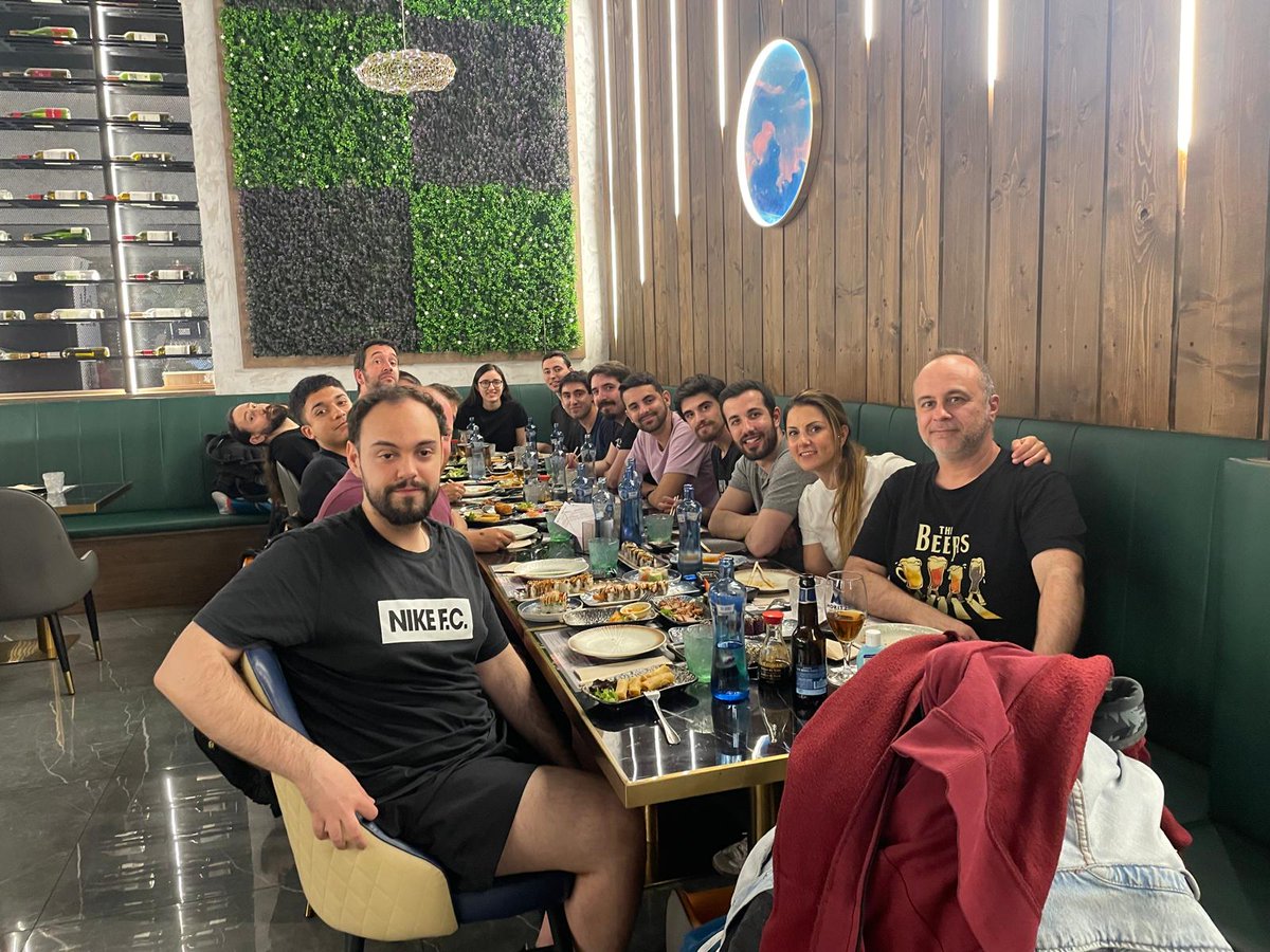 app2utech's tweet photo. Hace unos dias tuvimos una nueva jornada de Team Building.
Esta vez pusimos a prueba nuestro ingenio en estrategia militar por equipos en el @LaserAlienZone de Sant Cugat.

#app2U #teambuilding https://t.co/Dra1WVq2u1