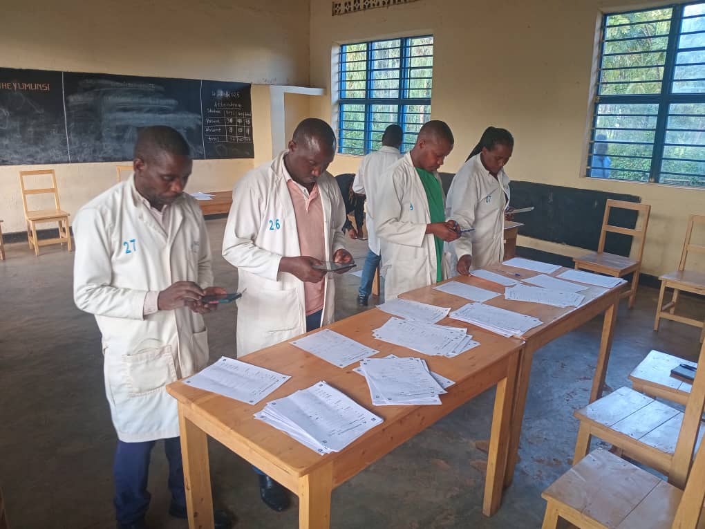 Another week of impact in foundational learning 🇷🇼📊

Students sat diagnostic assessments to guide targeted support through FasterReading &amp; FasterMath. With our #AI tool #LearnLens, teachers can now mark assessments faster &amp; more accurately—turning data into action.

#WeAreRising