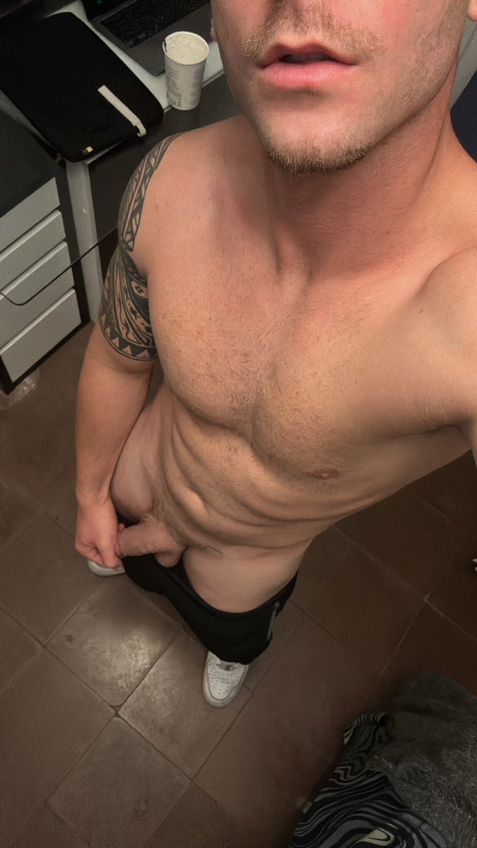 ALEX NUDE BOY tweet media