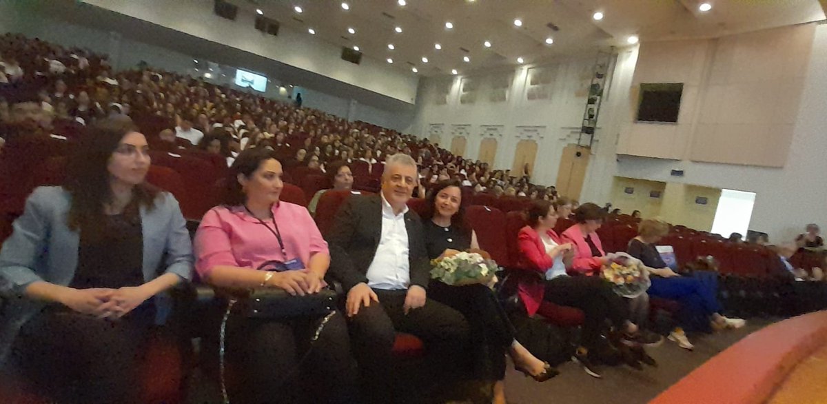 E.Ü.Ecz.Fak.öğrencilerinin düzenlediği"Pharmege'25 Eczacılık Kongresinin açılış törenine katıldık.
Geleceğin eczacıları dolu dolu bir program hazırlamışlar.
Basta duzenleme komitesi olmak üzere kongreye destek olan,katkı veren kurum ve kuruluşlara sonsuz teşekkürler.
#PharmEge25