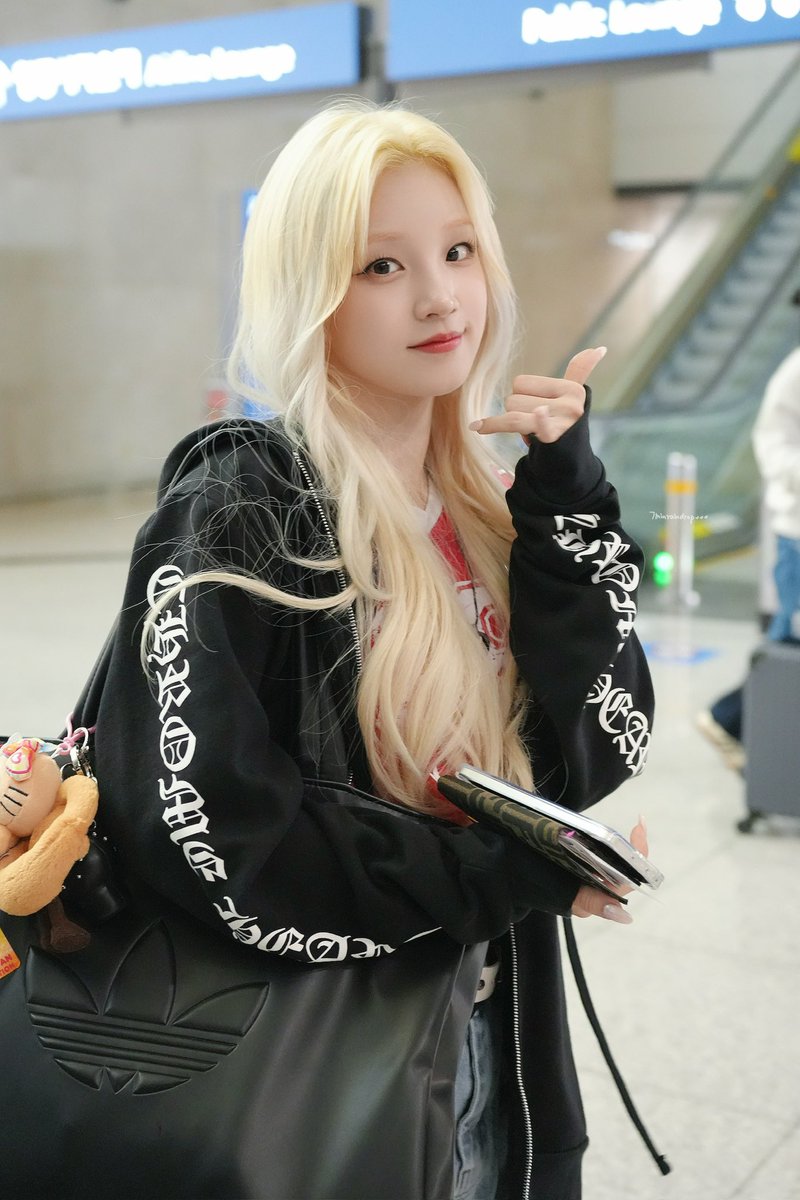 7minRainDrop's tweet photo. 250509 ICN
🥰💛
#우기 #YUQI #宋雨琦 https://t.co/hxpMNdvd3c