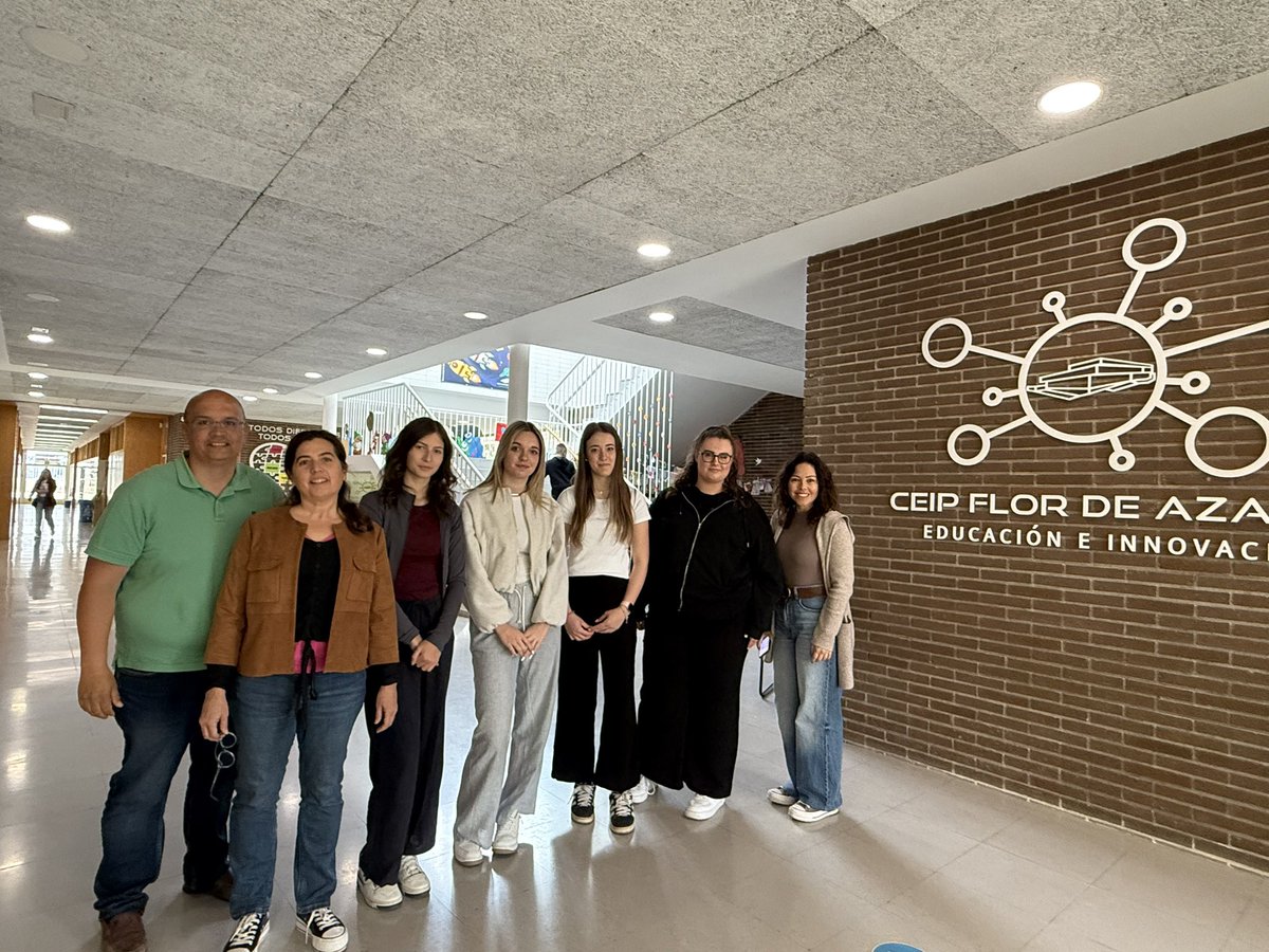 CEIP Flor de Azahar (@ceipflorazahar) on Twitter photo Hemos recibido con los brazos abiertos a 4 estudiantes de prácticas de Alemania gracias al proyecto Erasmus+. ¡Compartirán su experiencia con nuestros peques hasta el 23 de mayo! ¡Bienvenidas! 🎉 #ErasmusPlus #Alemania #PrácticasDocentes #Infantil #CEIPFlorDeAzahar <a href="/aurecaba/">Aurelio J. Caballero</a> Hemos recibido con los brazos abiertos a 4 estudiantes de prácticas de Alemania gracias al proyecto Erasmus+. ¡Compartirán su experiencia con nuestros peques hasta el 23 de mayo! ¡Bienvenidas! 🎉 #ErasmusPlus #Alemania #PrácticasDocentes #Infantil #CEIPFlorDeAzahar <a href="/aurecaba/">Aurelio J. Caballero</a>