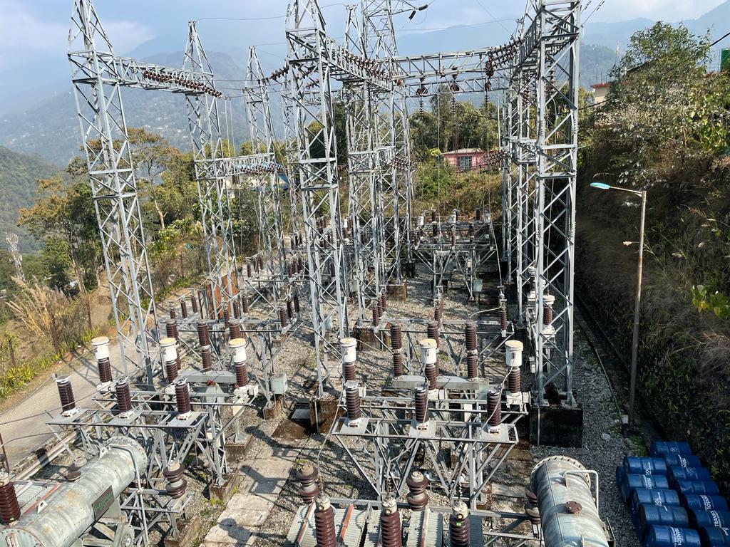 MDoNER_India's tweet photo. Marchak Substation, East Sikkim — A ₹10.01 crore project under MDoNER’s NLCPR Scheme, equipped with 2×7.5 MVA transformers and a 66 kV LILO line, is boosting power reliability in key areas like #Ranipool, #Rumtek & #Marchak. This upgrade is reducing outages, supports local industries & strengthens Sikkim’s energy backbone.
#MDoNERIndia #MarchakSubstation #SikkimDevelopment #NLCPR