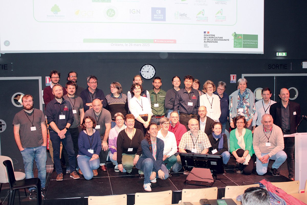 🧠 Coordonné par l’Institut pour le développement forestier du Centre national de la propriété forestière (CNPF-IDF) et soutenu par <a href="/Agri_Gouv/">Ministère Agriculture et Souveraineté alimentaire</a> et <a href="/franceboisforet/">France Bois Forêt</a> , le Réseau Mixte Technologique (RMT) AFORCE a organisé des actions de recherche-expérimention au cours des 5
