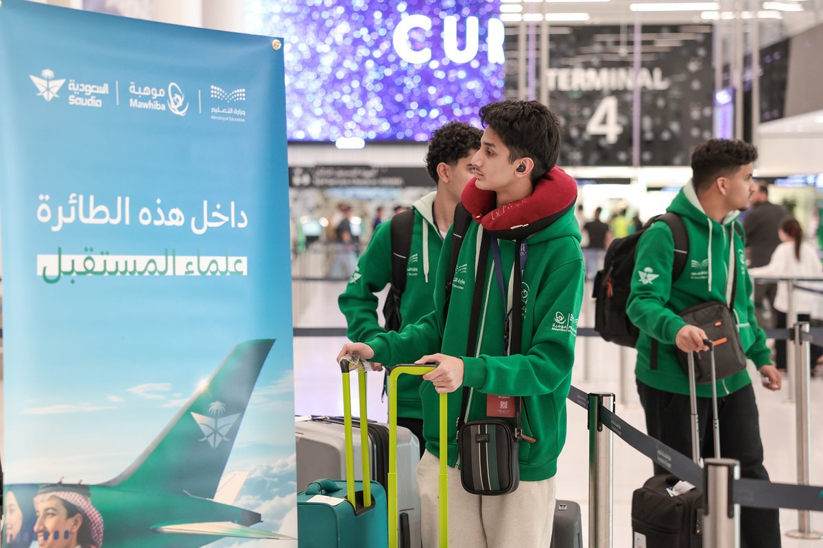 SaudiaGroup's tweet photo. تفخر #الخطوط_السعودية بنقل "علماء المستقبل" أعضاء #المنتخب_السعودي_للعلوم_والهندسة والذين سيمثلون الوطن في معرض ريجينيرون الدولي للعلوم والهندسة #آيسف_2025 بالولايات المتحدة الأمريكية. 

#موهبة
@mawhiba https://t.co/M768nDGzIe