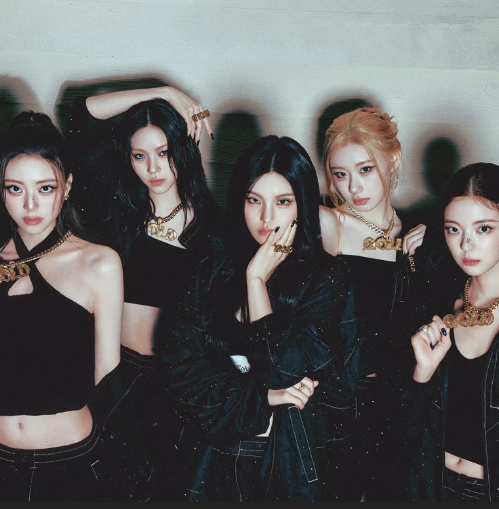 AboutMusicYT's tweet photo. ITZY will reportedly have a comeback in June. https://t.co/5J3sc1CTnS