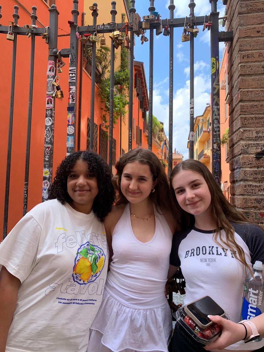 GumleyHouse's tweet photo. Italy Trip: "Day 2 has been great! Pizza making, ordering lunch (in Italian, of course) and having a picnic in the park before heading off for a guided tour of the city to learn more about the history and traditions of Bologna". https://t.co/8EfNAvK5Fo