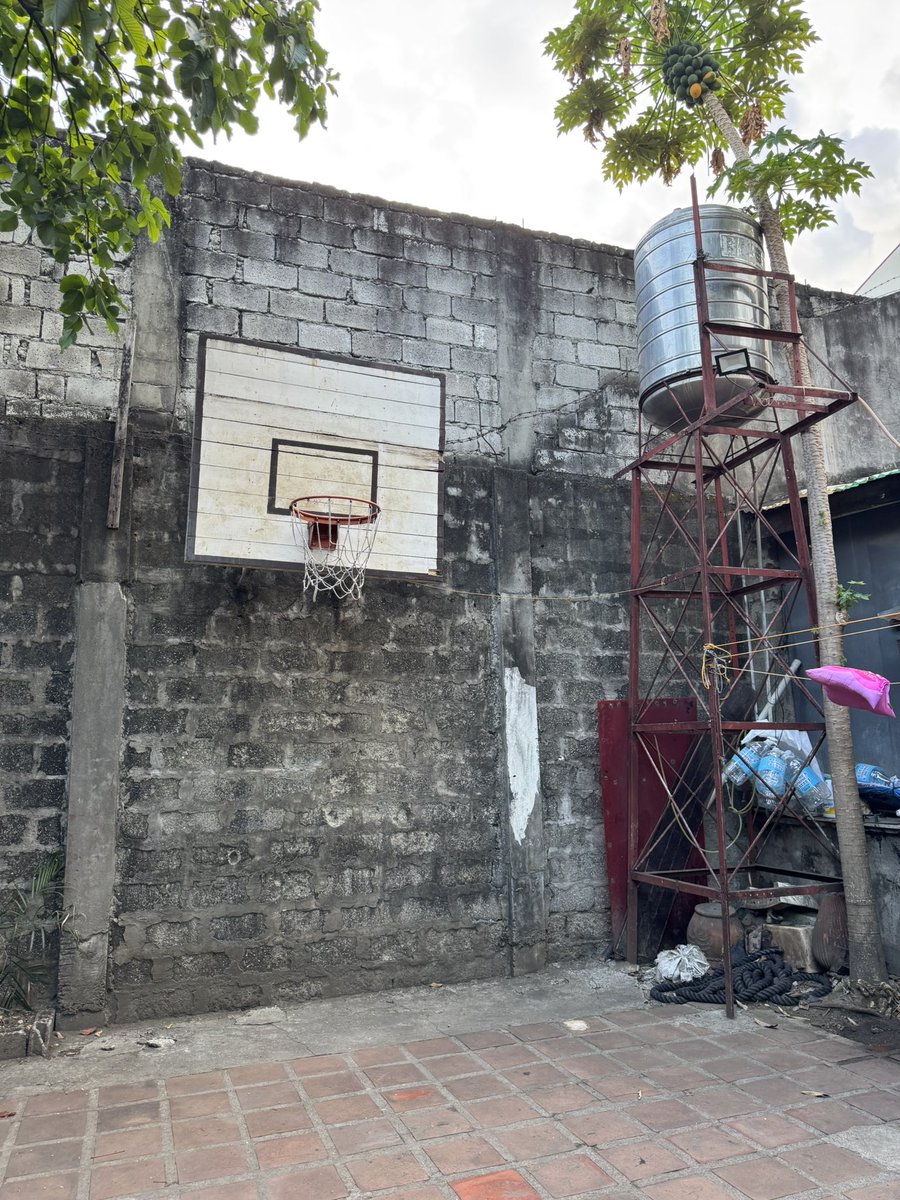 _voons's tweet image. Philippine vibes. Been so long since I been outta country and man, my mind need this