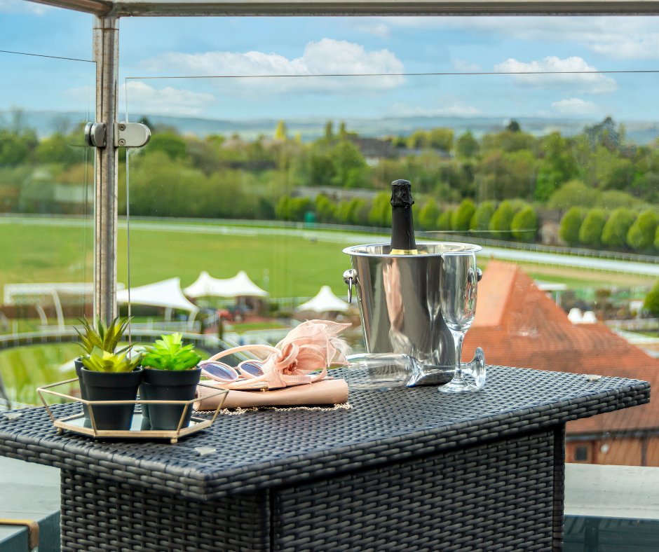 Race Day ready at Roomzzz! 🏇<a href="/ChesterRaces/">chesterraces</a>

#Roomzzz #Aparthotels #RaceDay
