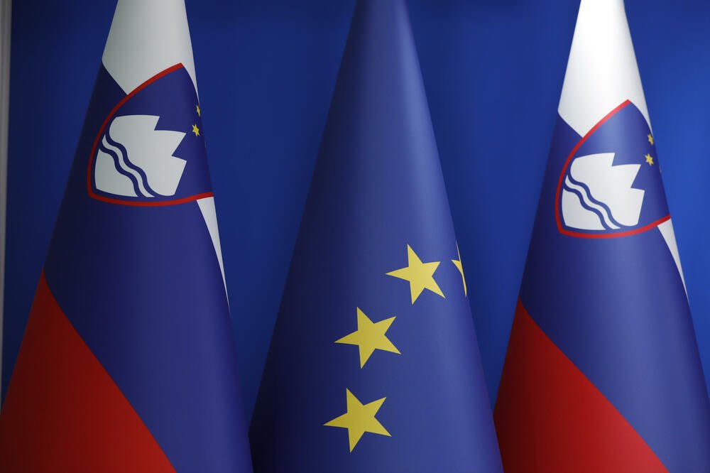 Bilo je pred natanko 75 leti. 9. maja 1950 je Robert Schuman predlagal Evropsko skupnost za premog in jeklo. "Evropski projekt", ki danes predstavlja naš vrednostni, pravni in družbeni okvir, se je rodil kot odgovor na vojno vihro druge svetovne vojne. Danes, ko je mir okoli nas