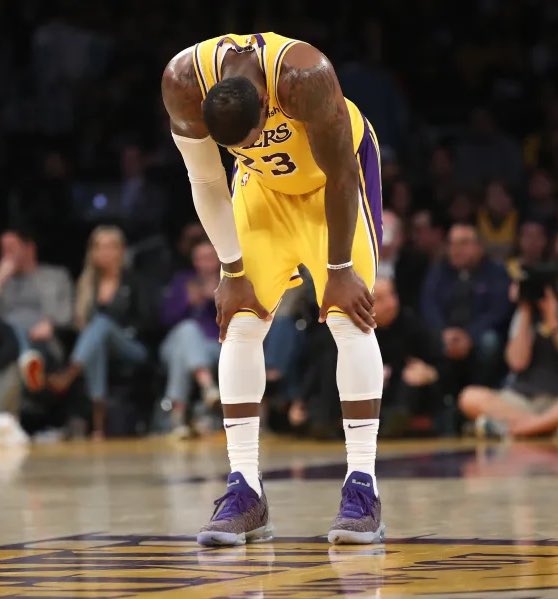 In the NBA Finals:

Jordan 6-0
Kareem 6-4
Duncan 5-1
Kobe 5-2
Magic 5-4
Steph 4-2
Bird 3-2
Shaq 4-2
LeBron 4-6