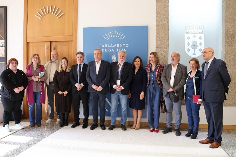 Sociedad Gallega de Nefrología - SGAN (@nefrogalicia) on Twitter photo La Sociedad <a href="/NefroGalicia/">Sociedad Gallega de Nefrología - SGAN</a> asistió hoy con #AlcerGalicia y <a href="/OtsukaES/">OtsukaES</a> a la primera reunión en Parlamento de Galicia para visibilizar la enfermedad renal crónica, su prevención y la atención a los pacientes de diálisis #coidaosteusrilescoidaatuavida #cribado <a href="/LupusGalicia/">AGAL - Asociación Galega de Lupus</a> <a href="/Par_Gal/">Parlamento Galicia</a> La Sociedad <a href="/NefroGalicia/">Sociedad Gallega de Nefrología - SGAN</a> asistió hoy con #AlcerGalicia y <a href="/OtsukaES/">OtsukaES</a> a la primera reunión en Parlamento de Galicia para visibilizar la enfermedad renal crónica, su prevención y la atención a los pacientes de diálisis #coidaosteusrilescoidaatuavida #cribado <a href="/LupusGalicia/">AGAL - Asociación Galega de Lupus</a> <a href="/Par_Gal/">Parlamento Galicia</a>