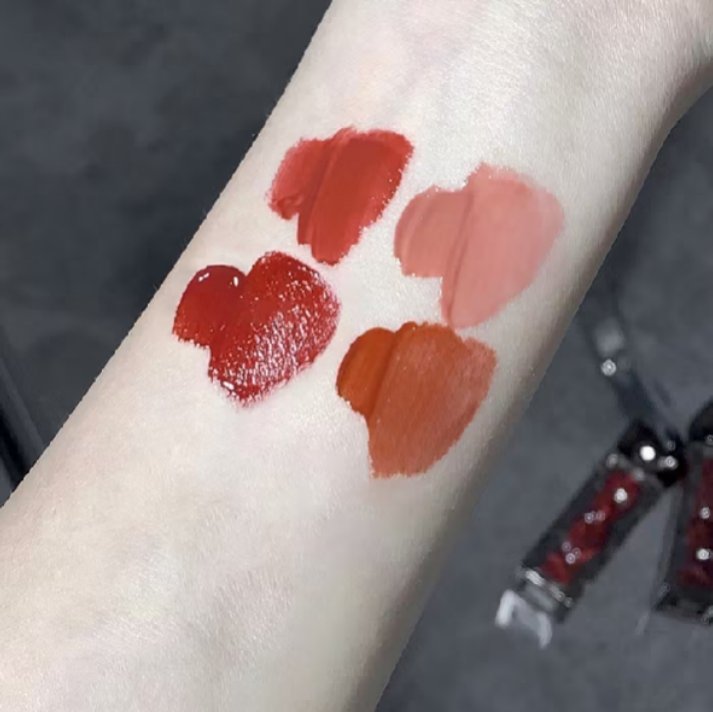 1504ngel's tweet photo. Another recommended lip tint glaze!
Only Rp 25,000 dear!
↓↓↓
GEGE BEAR Ice Lip Gloss Tint
✅ Long Lasting
✅ Glossy
✅ Bikin bibir keliatan sehat
✅ Ramah di kantong
 
Dapatkan di Shopee sekarang! https://t.co/aE82nZOGON https://t.co/IRDT7IPrIe