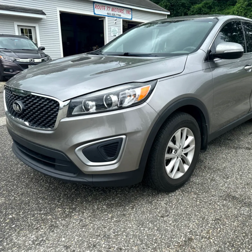 Route77Motors's tweet photo. Comfort, adaptability, and roomy seating make this used 2018 Kia Sorento LX the perfect vehicle for weekend excursions or family vacations. Make it yours by stopping by today! ✍️

Take this KIA Sorento on a test drive today:
https://t.co/mgbee6S2SF
.
.
.
#route77motors https://t.co/HbxX8bRPp8