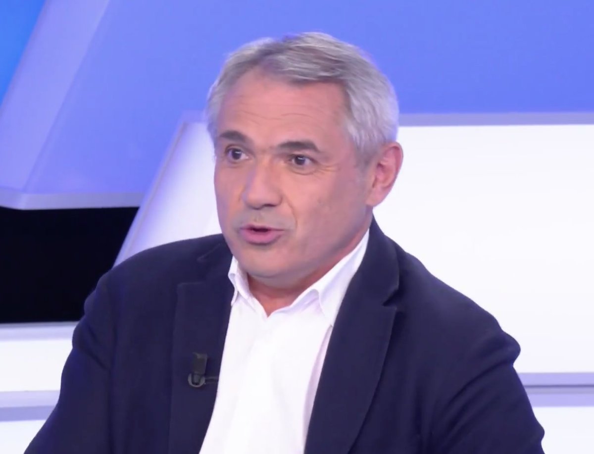 C dans l'air (@cdanslair) on Twitter photo ⬛ <a href="/regisgente/">Regis Gente</a>, journaliste, auteur de "Notre homme à Washington, Trump dans la main des Russes", sera l’invité de <a href="/AxeldeTarle/">Axel de Tarlé</a> dans #cdanslair.
Il analysera la démonstration de force de la Russie en ce #9mai.
Rendez-vous à 17.25 sur France 5 !
#Poutine #Moscou #Kremlin #Armée ⬛ <a href="/regisgente/">Regis Gente</a>, journaliste, auteur de "Notre homme à Washington, Trump dans la main des Russes", sera l’invité de <a href="/AxeldeTarle/">Axel de Tarlé</a> dans #cdanslair.
Il analysera la démonstration de force de la Russie en ce #9mai.
Rendez-vous à 17.25 sur France 5 !
#Poutine #Moscou #Kremlin #Armée