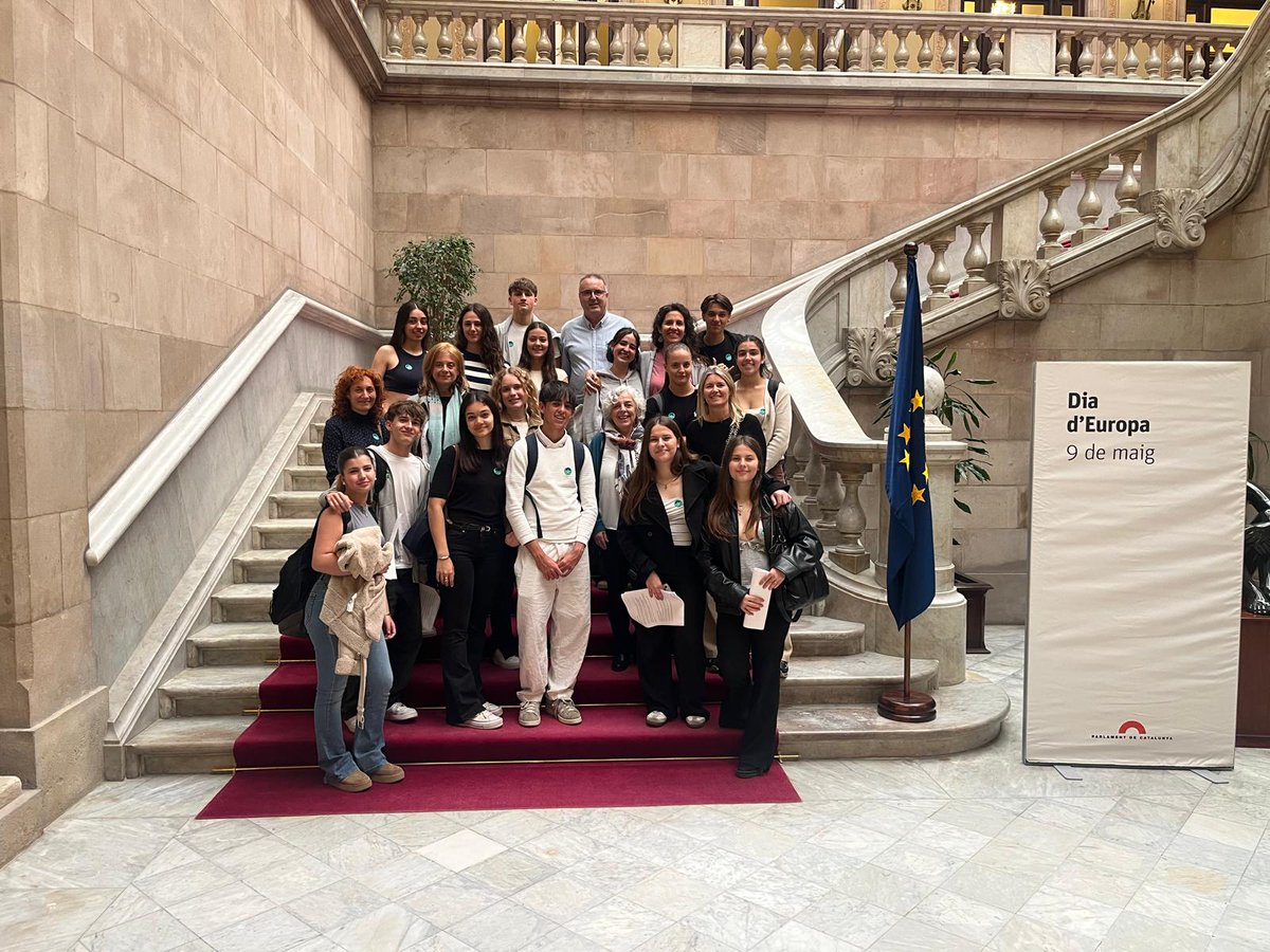 Ahir al Parlament de Catalunya, l' #eskamotverd va participar en una trobada amb <a href="/JimSkeaIPCC/">Jim Skea</a>, president de <a href="/IPCC_CH/">IPCC</a>
Una oportunitat per conèixer i compartir punts de vista i inquietuds sobre l'emergència climàtica.
#EscolesSostenibles <a href="/EscolesXESC/">EscolesXESC</a> <a href="/esenred21/">ESenRED</a>