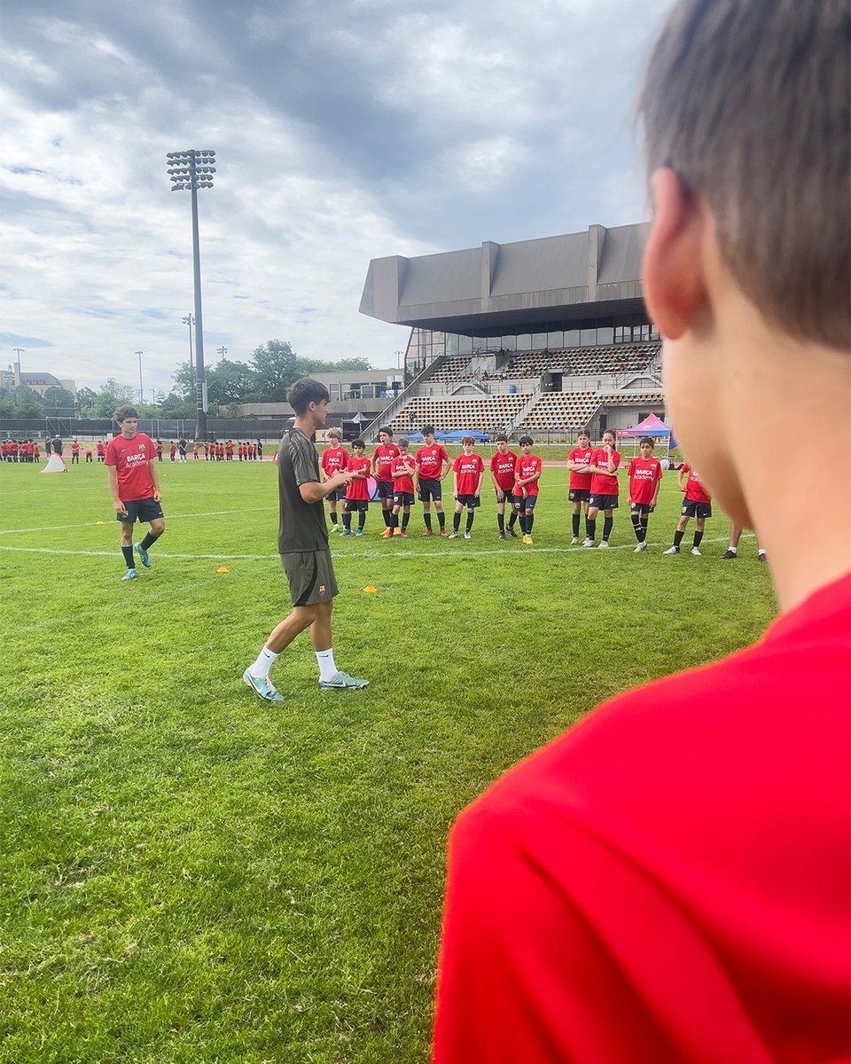 Barcaacademyca's tweet photo. Montreal, last spots available! ⚽ Join us at Parc Lucie-F.-Roussel, from Jul 28th to Aug 1st for high-level training at the FCB Camps in Canada. Don’t miss out – register now! 🔴🔵 (link in bio) #fcb #barçaacademy #fcbarcelona https://t.co/2s0CdhzjOX