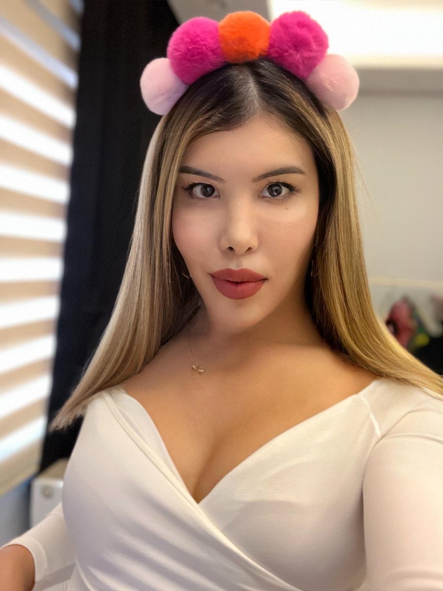 Şimdi beni uçurumdan atsan, düşene kadar aklımdaki tek şey; sırtıma değen ellerin olurdu. 
#Karşıyaka #izmir #bornova