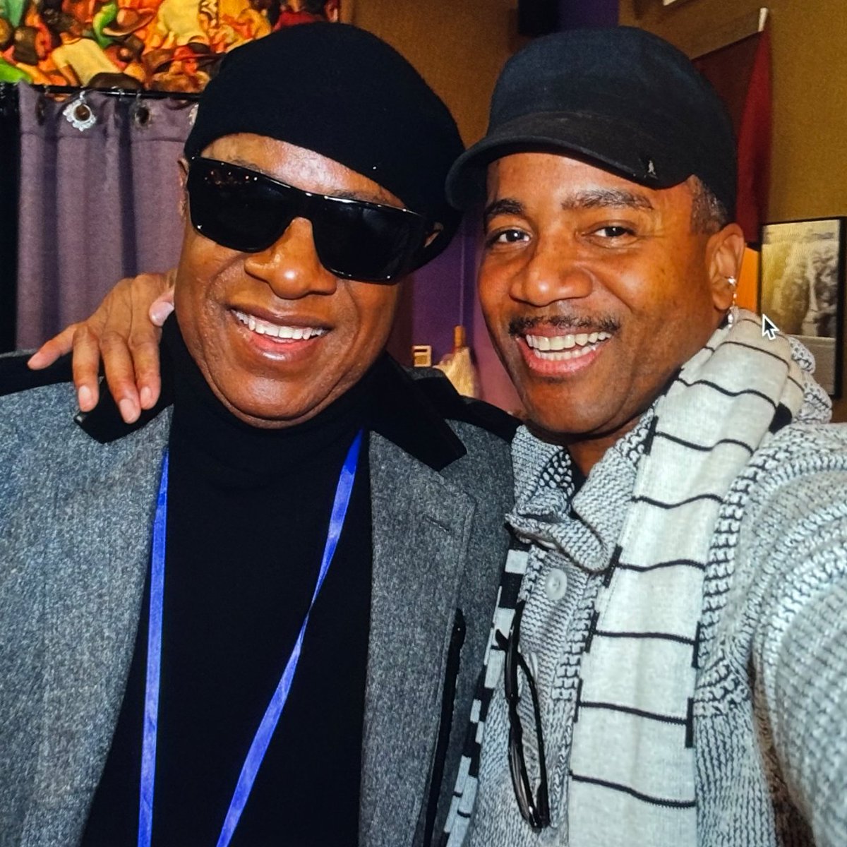 SoulsationsKMUW's tweet image. Keith John, Stevie Wonder’s background vocalist for more than 40 years, shares his DoubleTake: the soulful 1973 track “Visions” and a stunning cover he recorded with Stevie’s guitarist, Morris O’Connor.  youtu.be/fy4fMlLj_B8?si…
📸 Courtesy of Keith John
