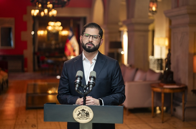 varo_stark's tweet photo. #ContigoCHV Decreto duelo nacional por Alejandro https://t.co/qZGml9k0nw
