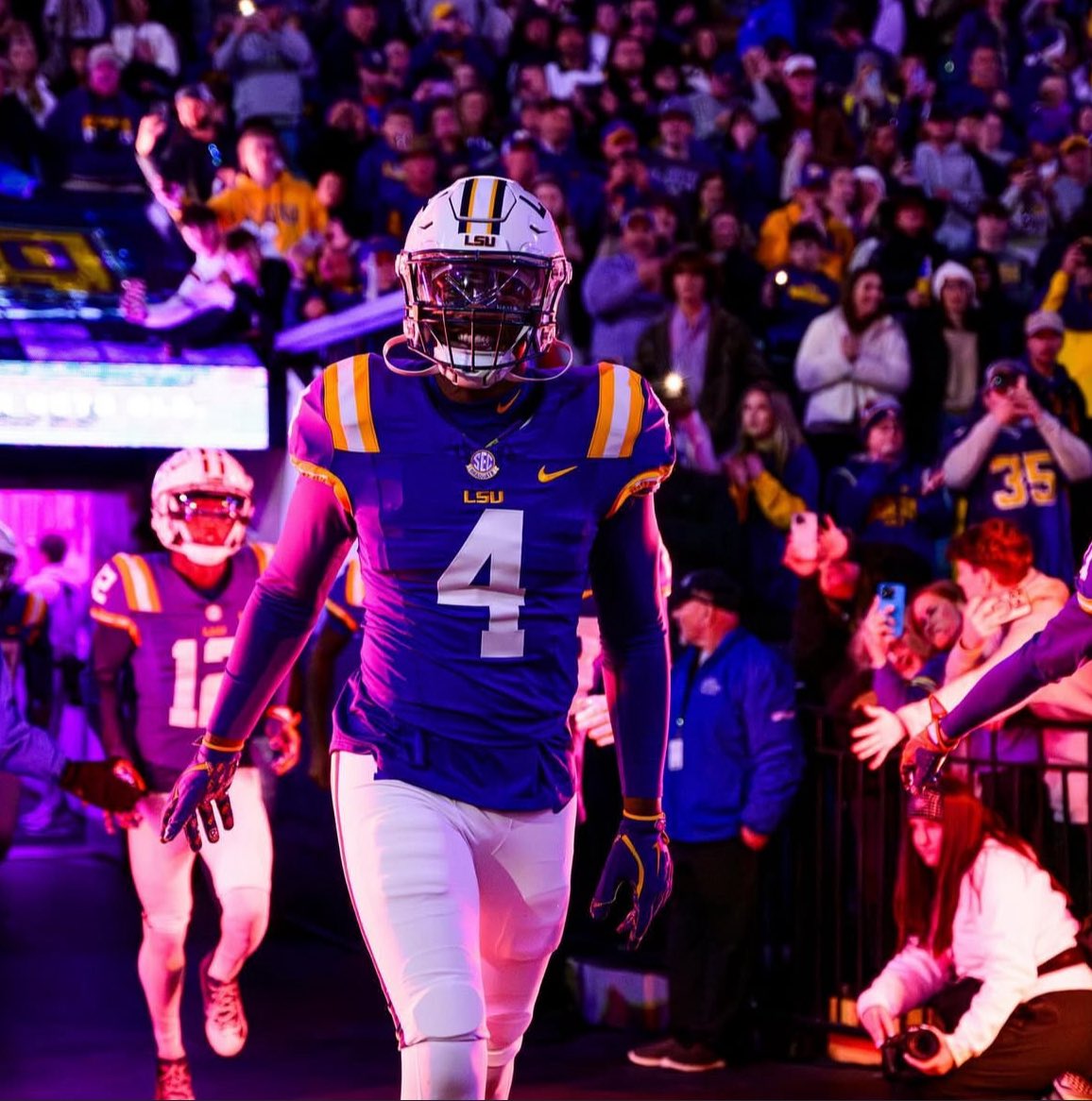 DeMarcus Dale Brown (@dale_demarcus) on Twitter photo I am extremely blessed to receive an 🅾️ffer from <a href="/CoachBlakeBaker/">Blake Baker</a> and <a href="/coach_peoples/">Kevin Peoples</a> to <a href="/LSUfootball/">LSU Football</a> <a href="/CoachJonMitch/">Coach Mitchell</a> <a href="/AC_BIG12AU/">Antonio Coleman</a> <a href="/coachcook55/">Coach Markus Cook</a> <a href="/Jeff_XOS/">Jeff Martin - Catapult</a> <a href="/samspiegs/">Sam Spiegelman</a> <a href="/HallTechSports1/">Hall-Tech Sports</a> <a href="/helmet2helmt251/">Helmet2Helmet251</a> <a href="/MikeRoach247/">Mike Roach</a> <a href="/cpetagna247/">Cooper Petagna</a> <a href="/SWiltfong_/">Steve Wiltfong</a> <a href="/BenThomasPreps/">Ben Thomas</a> <a href="/WHYNOTWHS/">Williamson Lions Football</a> I am extremely blessed to receive an 🅾️ffer from <a href="/CoachBlakeBaker/">Blake Baker</a> and <a href="/coach_peoples/">Kevin Peoples</a> to <a href="/LSUfootball/">LSU Football</a> <a href="/CoachJonMitch/">Coach Mitchell</a> <a href="/AC_BIG12AU/">Antonio Coleman</a> <a href="/coachcook55/">Coach Markus Cook</a> <a href="/Jeff_XOS/">Jeff Martin - Catapult</a> <a href="/samspiegs/">Sam Spiegelman</a> <a href="/HallTechSports1/">Hall-Tech Sports</a> <a href="/helmet2helmt251/">Helmet2Helmet251</a> <a href="/MikeRoach247/">Mike Roach</a> <a href="/cpetagna247/">Cooper Petagna</a> <a href="/SWiltfong_/">Steve Wiltfong</a> <a href="/BenThomasPreps/">Ben Thomas</a> <a href="/WHYNOTWHS/">Williamson Lions Football</a>