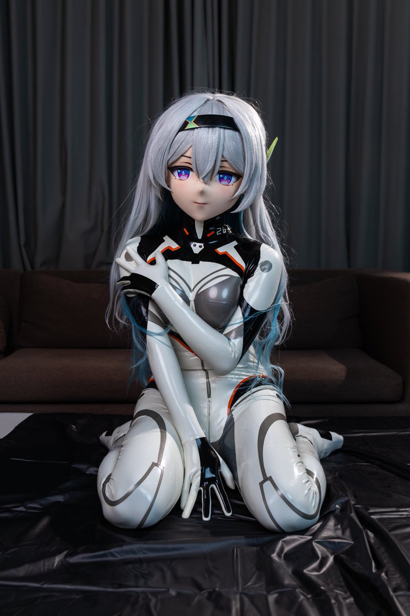 成功捕捉到三天变换四个形态的汐妈
出镜<a href="/Shiki_yuzukig/">GeishaYu</a>
#kigurumi