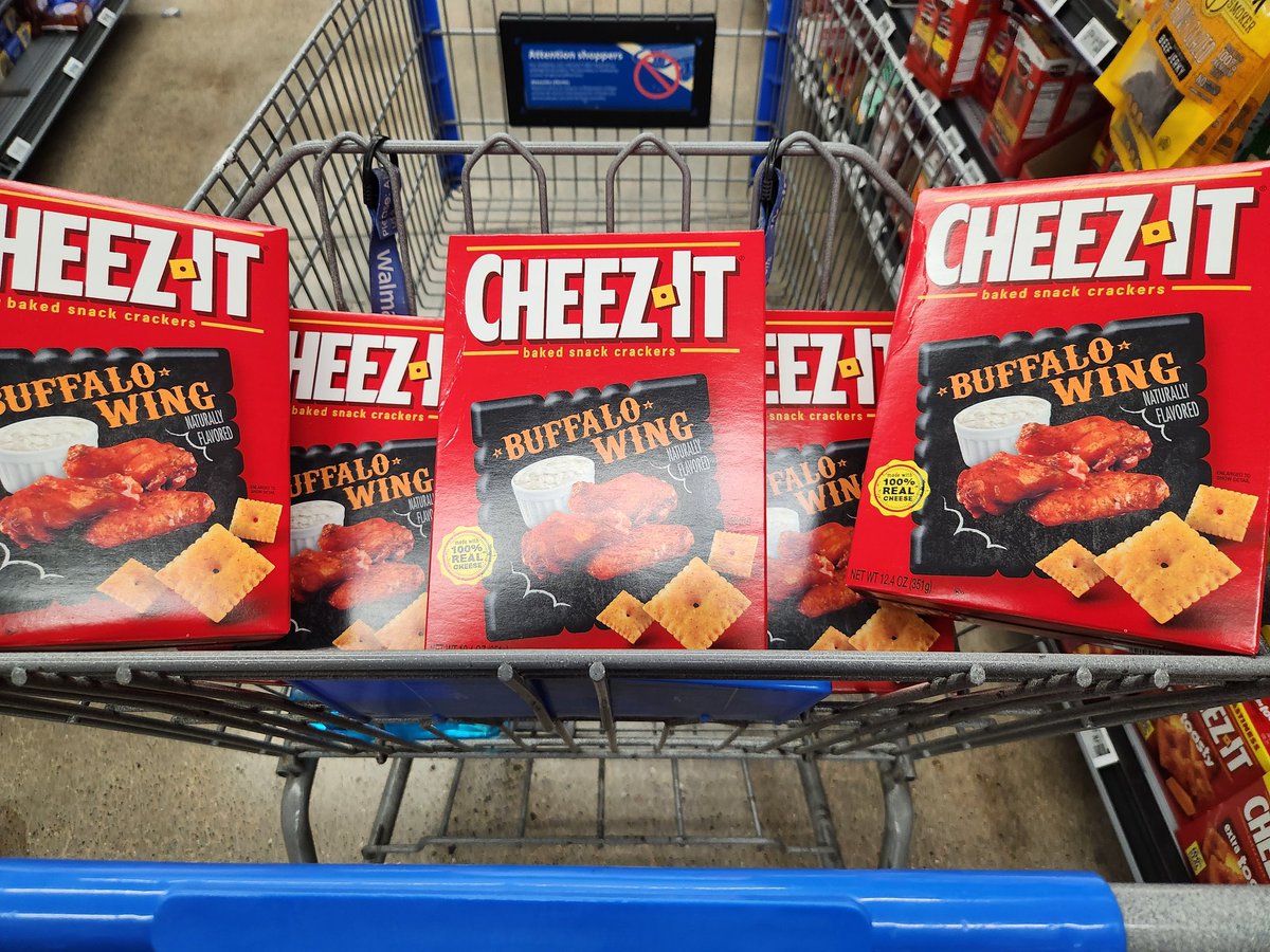 dclynick66's tweet photo. Hey, @PresidentBeard ... You sold me on these! I'm buying 5 of them!!! 😂 👍 #CheezIt #BuffaloWing https://t.co/L83A3vaP9R