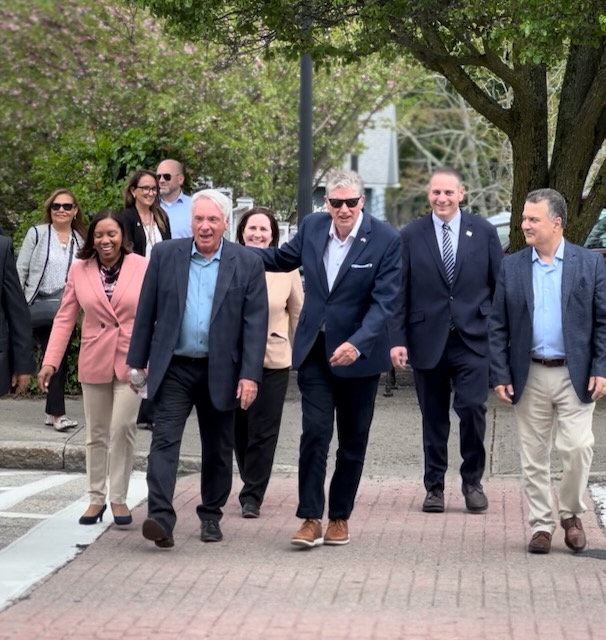 RI League of Cities & Towns (@ricitiestowns) on Twitter photo Small businesses keep our communities running! This #SmallBusinessWeek, EG Town Manager Andy Nota and the League's Randy Rossi joined <a href="/EGCofC/">EGChamberofCommerce</a> and state leaders to hear directly from Main Street businesses owners about how we can support their needs.
🔗: eastgreenwichnews.com/buzz-on-busine… Small businesses keep our communities running! This #SmallBusinessWeek, EG Town Manager Andy Nota and the League's Randy Rossi joined <a href="/EGCofC/">EGChamberofCommerce</a> and state leaders to hear directly from Main Street businesses owners about how we can support their needs.
🔗: eastgreenwichnews.com/buzz-on-busine…