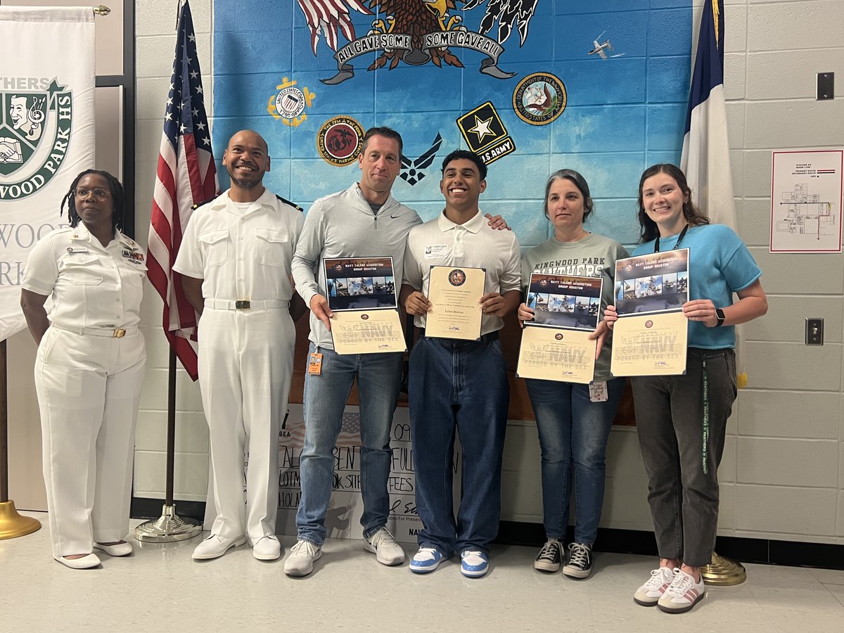HumbleISD_KPHS's tweet photo. HUGE congrats to Talon Benton for earning the NROTC Scholarship! 💥🇺🇸 Full tuition, books, and fees—PAID IN FULL—at HOWARD UNIVERSITY! 🎓🔥 Talon and the U.S. Navy also honored Ms. Johnson, Ms. Caldwell &amp; Coach Maple with Impact Awards! 💯👏 Let’s hear it for this future leader! https://t.co/InmtpVZP6b