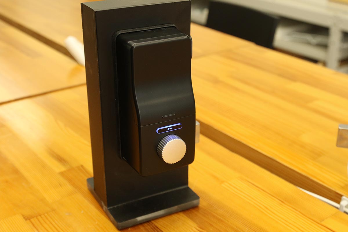 kaden_watch's tweet photo. 【今日の人気記事】電力メーター大手、大崎電気工業の「新しいスマートロック」とは? https://t.co/muVM1g1Qm5 #大崎電気工業 #OPELO https://t.co/QkEg7NVI7u