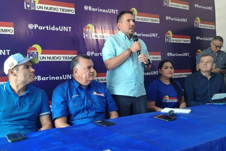 BarinasUNT_'s tweet photo. #Barinas | @stalin_gonzalez: "El voto es una herramienta de cambio, de protesta y rebeldía".

#VenezuelaEsLaRazón
#AquíNadieSeRinde https://t.co/Ux8YnHBSl2
